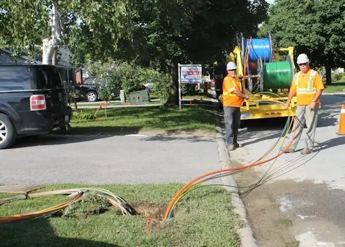 Posa di cavi in fibra ottica interrati