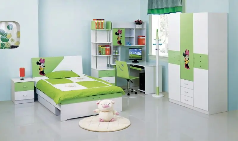 interior kamar bayi 12 m²