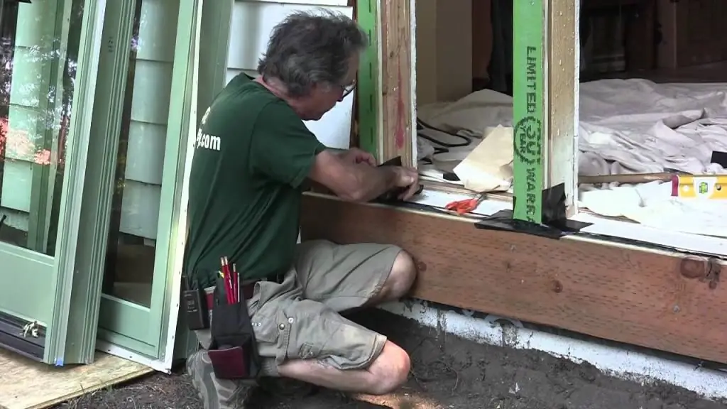 kapalit ng entrance metal door sa apartment