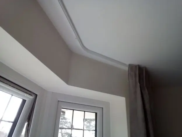 How to choose the right cornice for curtains?