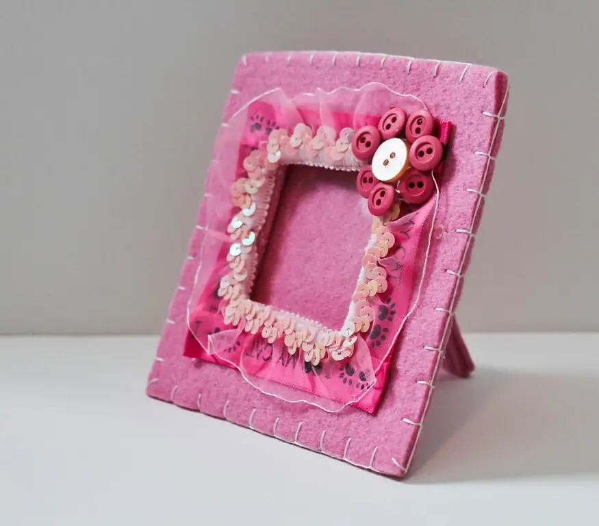 DIY felt photo frames